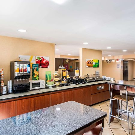 Quality Inn Chester - South Richmond Екстер'єр фото
