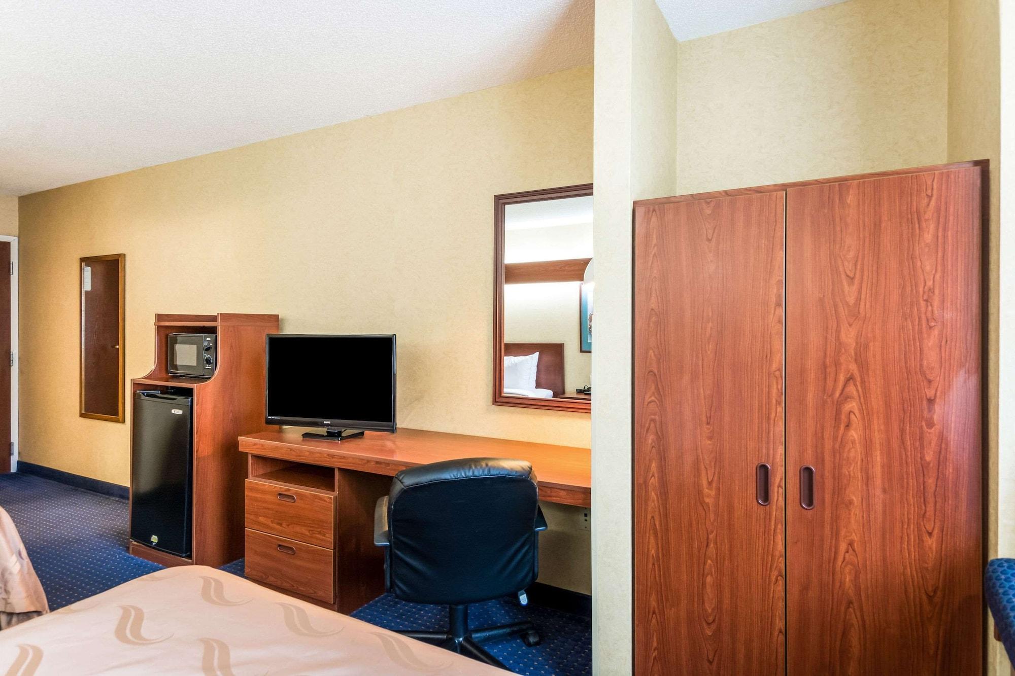 Quality Inn Chester - South Richmond Екстер'єр фото