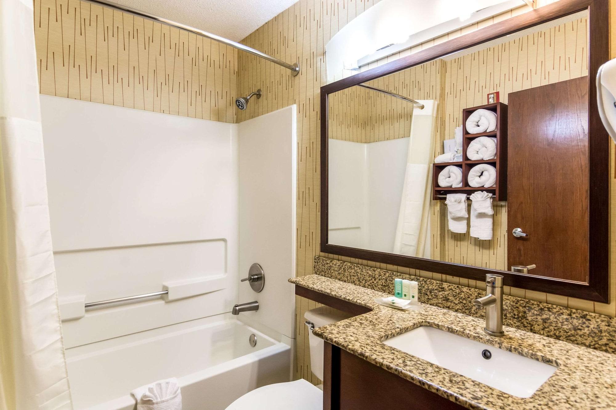 Quality Inn Chester - South Richmond Екстер'єр фото