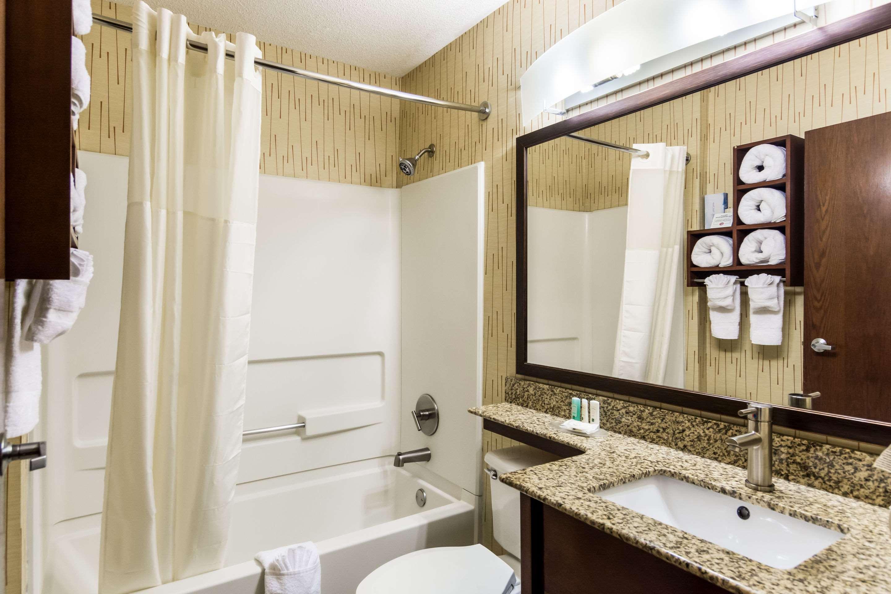 Quality Inn Chester - South Richmond Екстер'єр фото