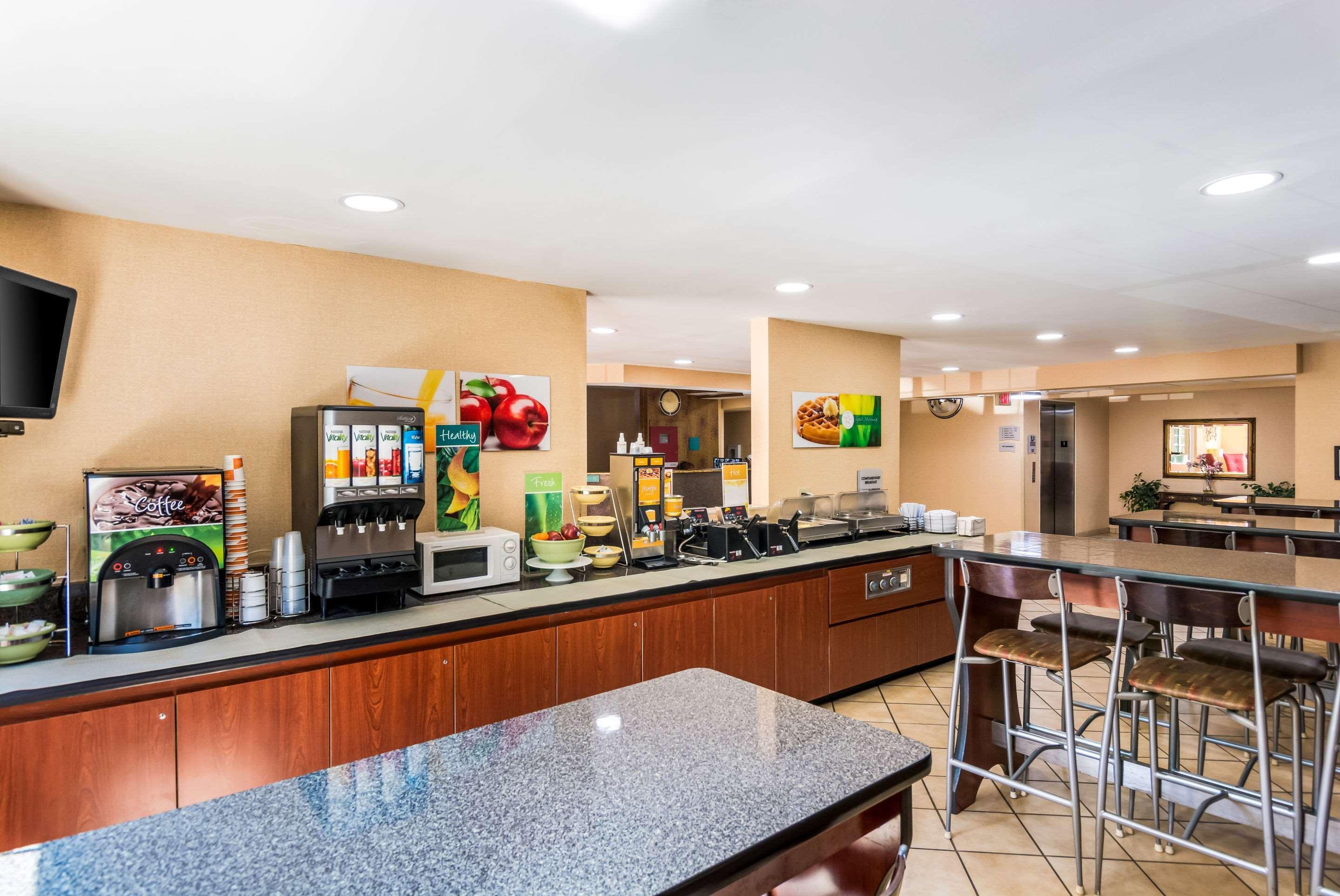 Quality Inn Chester - South Richmond Екстер'єр фото