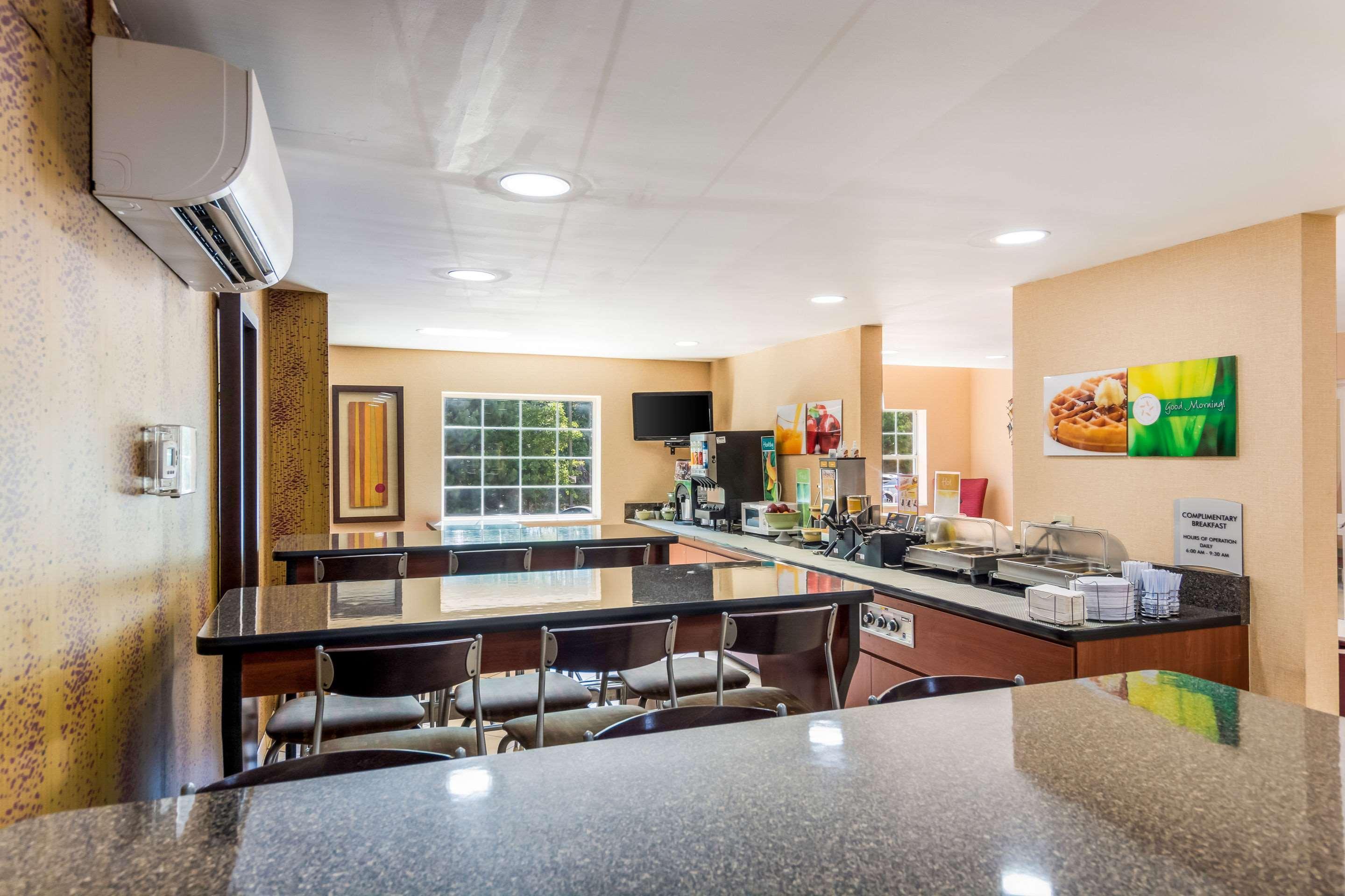 Quality Inn Chester - South Richmond Екстер'єр фото