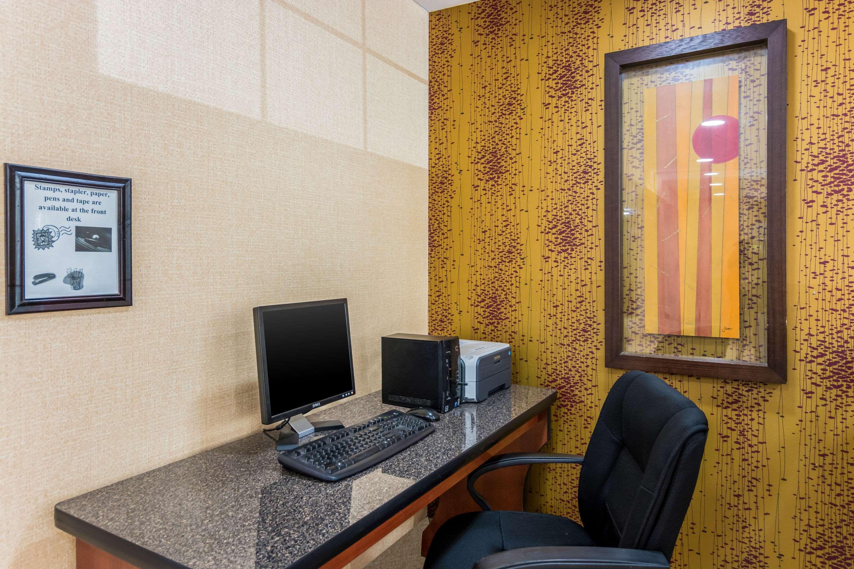 Quality Inn Chester - South Richmond Екстер'єр фото