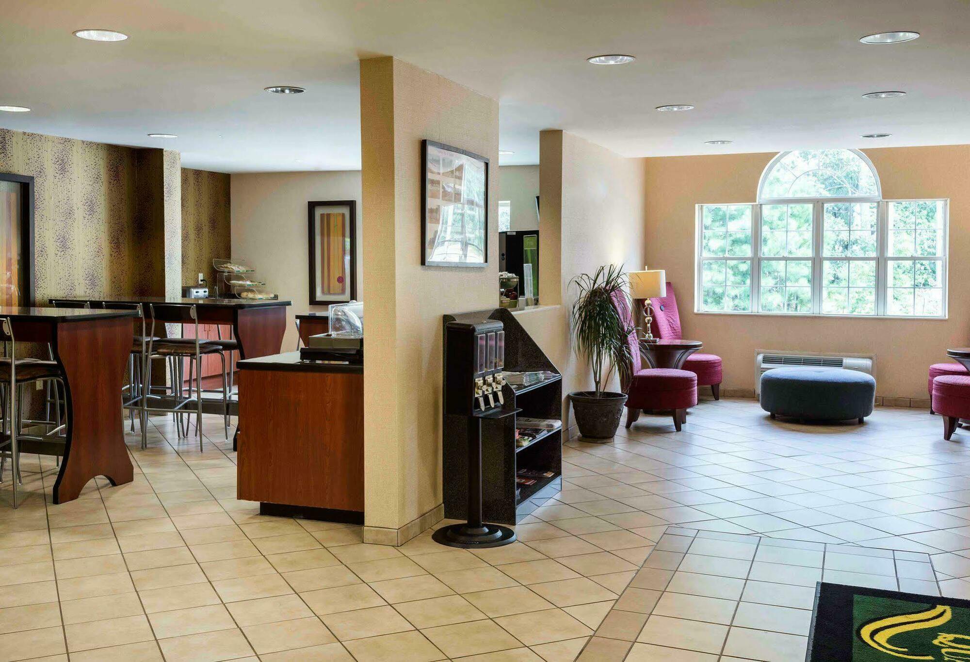 Quality Inn Chester - South Richmond Екстер'єр фото