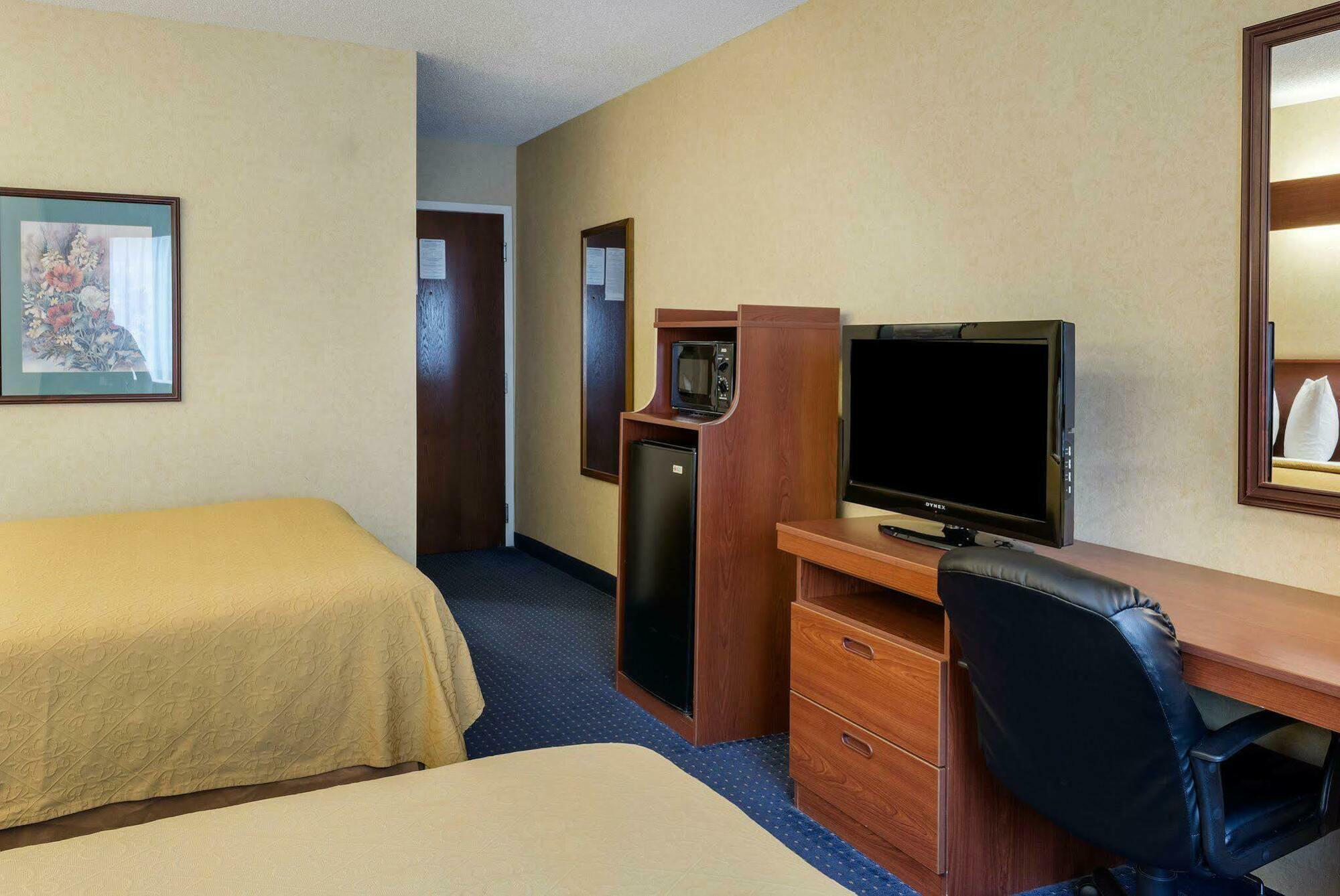 Quality Inn Chester - South Richmond Екстер'єр фото