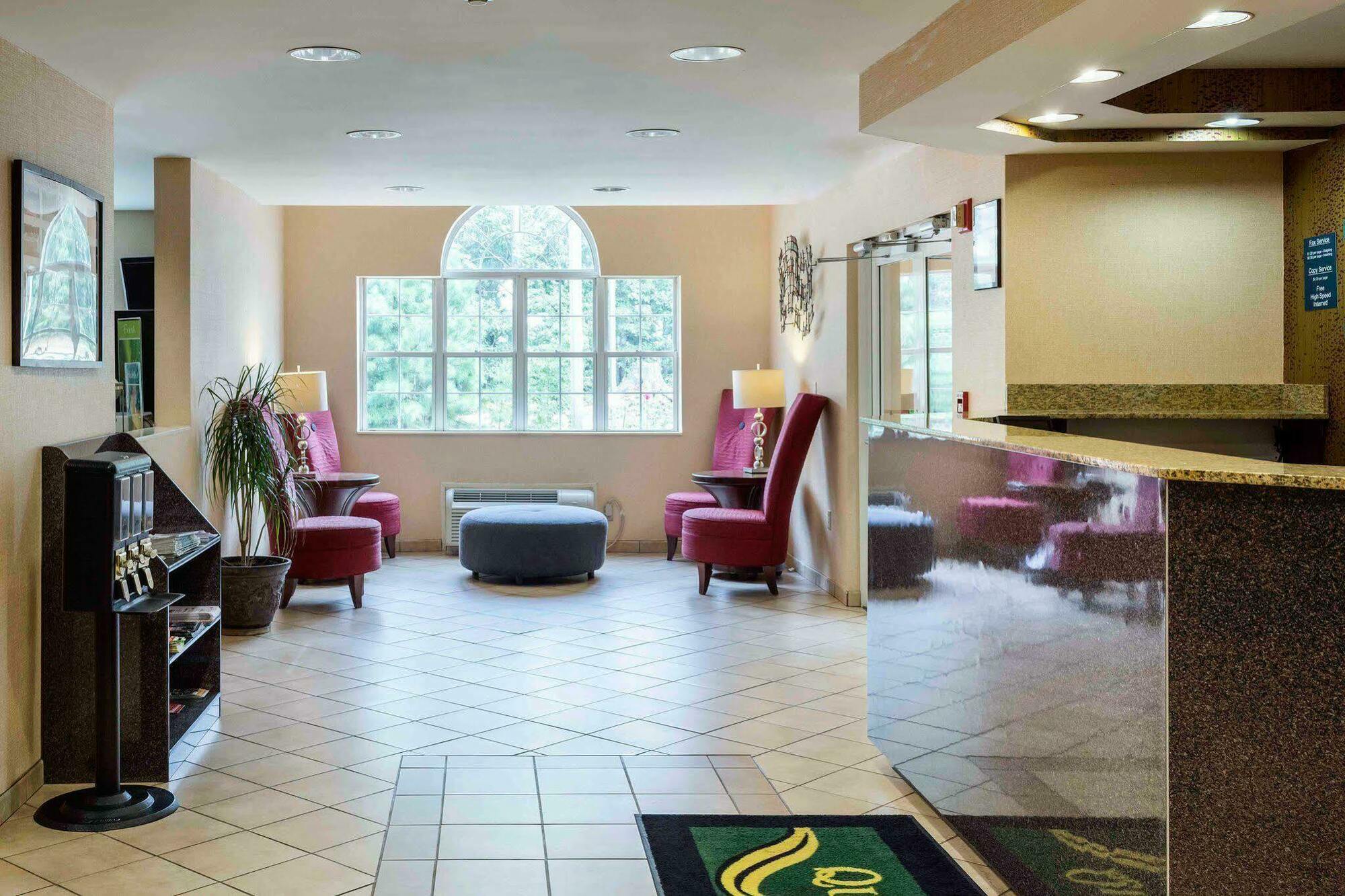 Quality Inn Chester - South Richmond Екстер'єр фото
