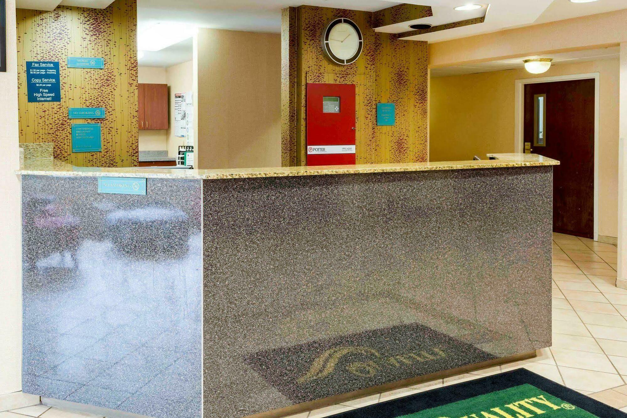 Quality Inn Chester - South Richmond Екстер'єр фото