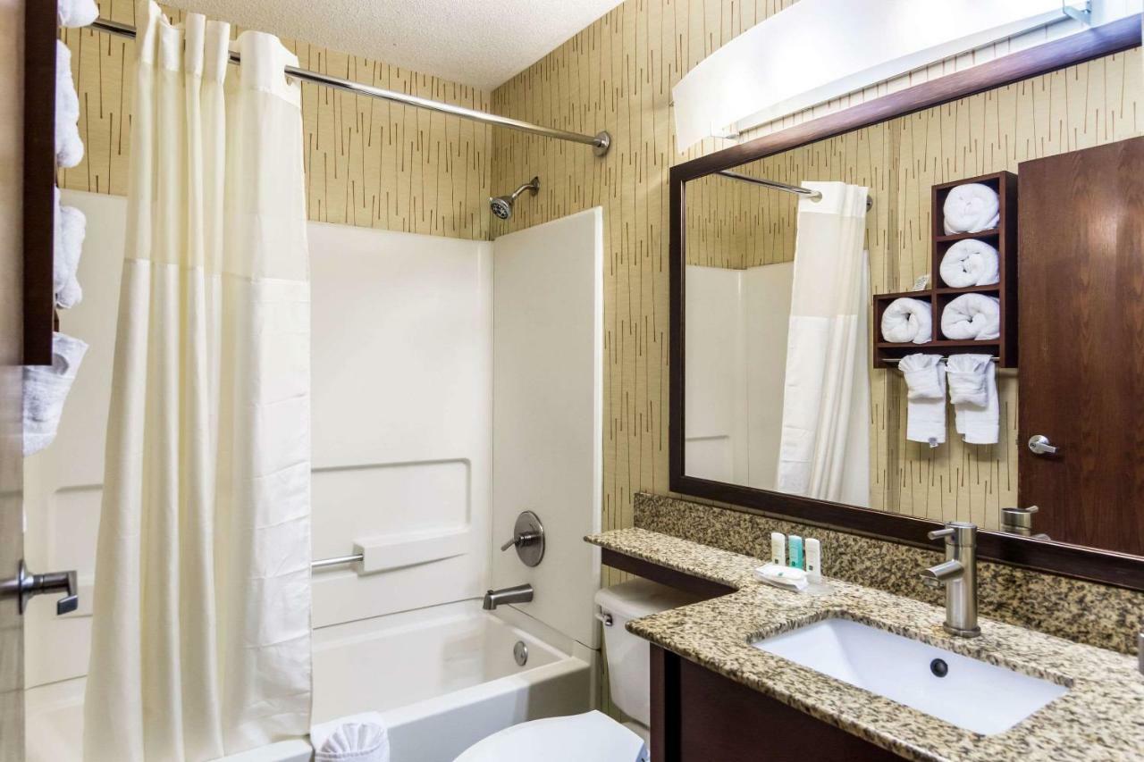 Quality Inn Chester - South Richmond Екстер'єр фото